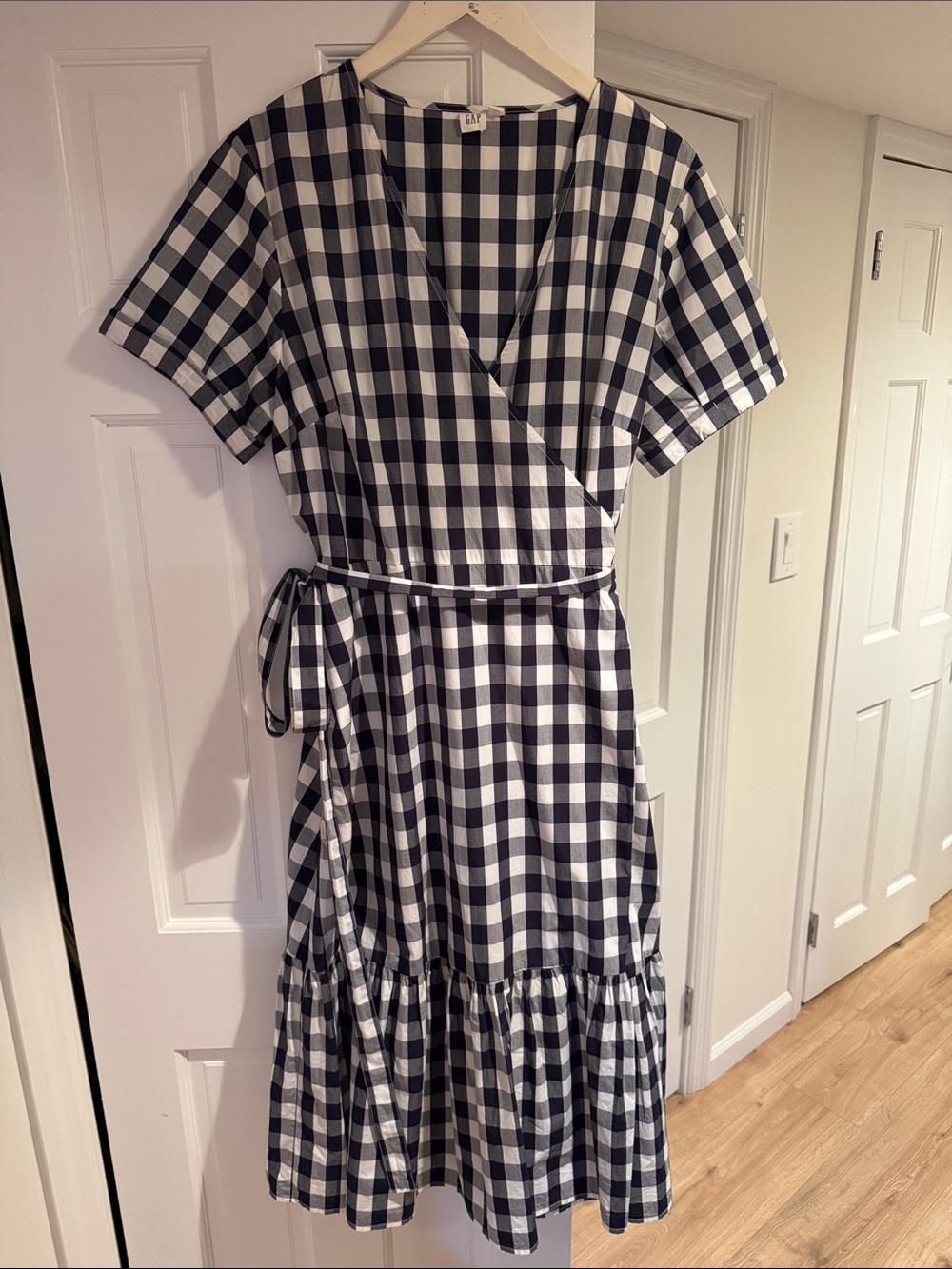 GAP Black and White Gingham Tie-Waist Midi Dress